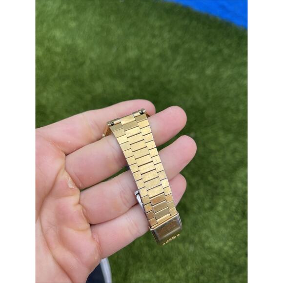 VTG 1980s SEIKO A639-5009 LCD CHRONOGRAPH WATCH GOLD TONE Dead Battery - Picture 14 of 16